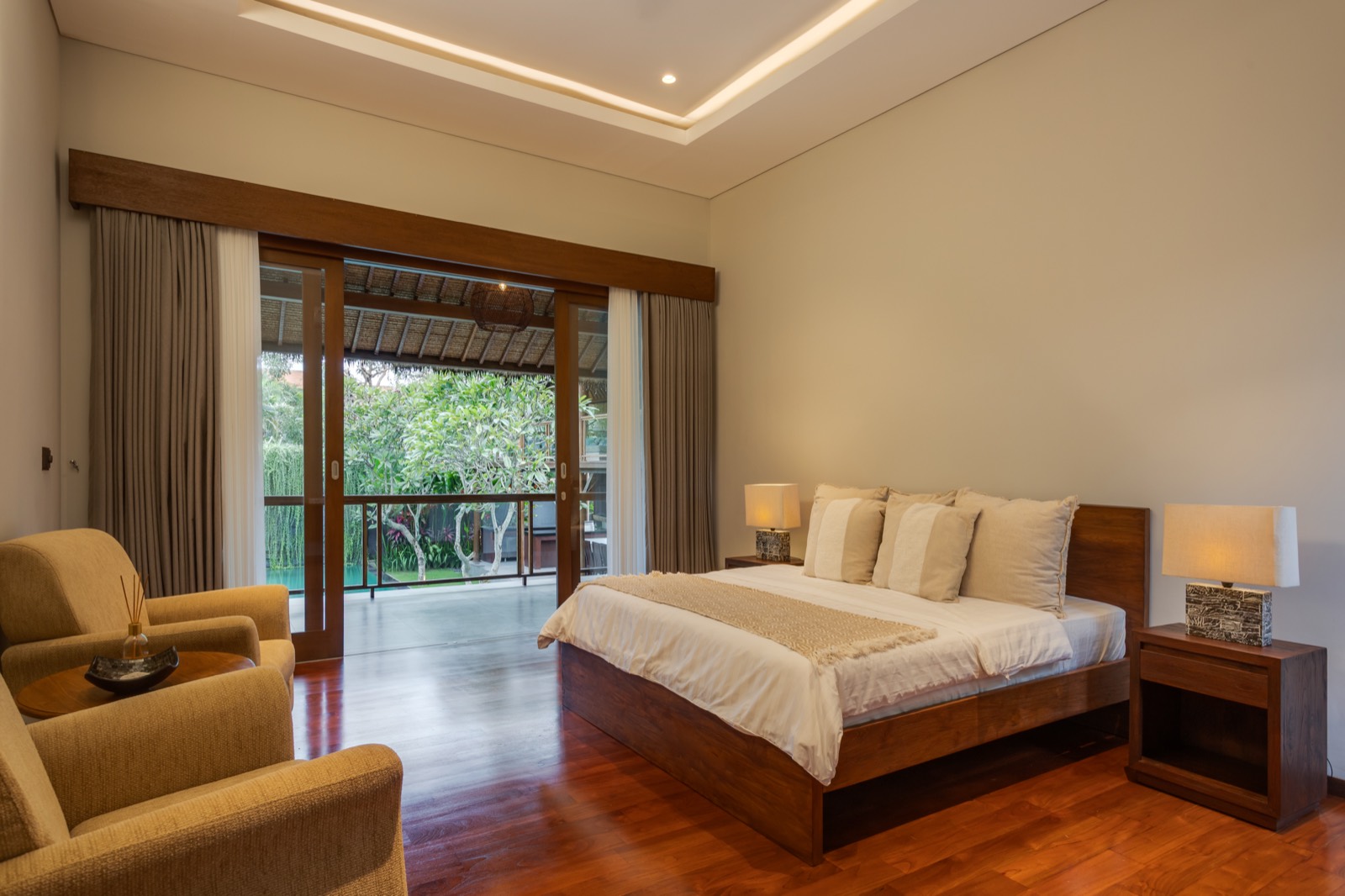Bedroom 6 — semi-outdoor en-suite