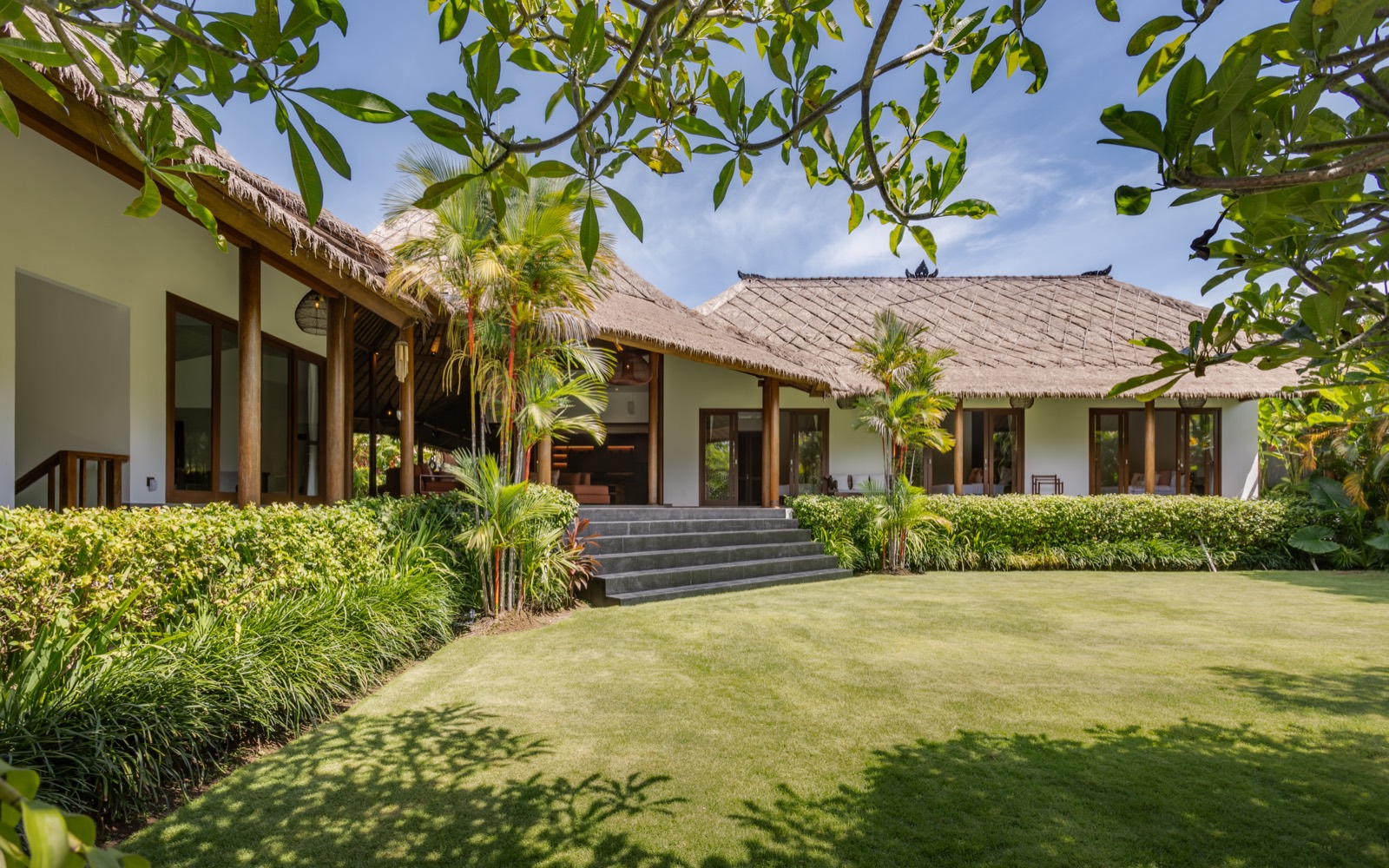 Villa Solas — main pavilion and garden